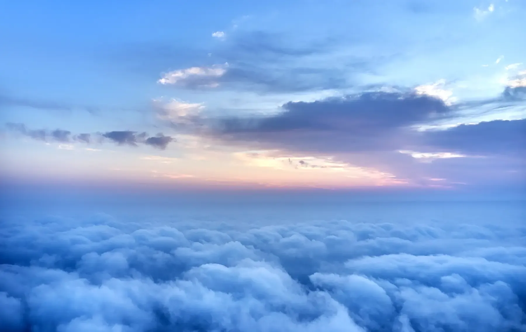 What is the cruising altitude of a commercial airplane?
