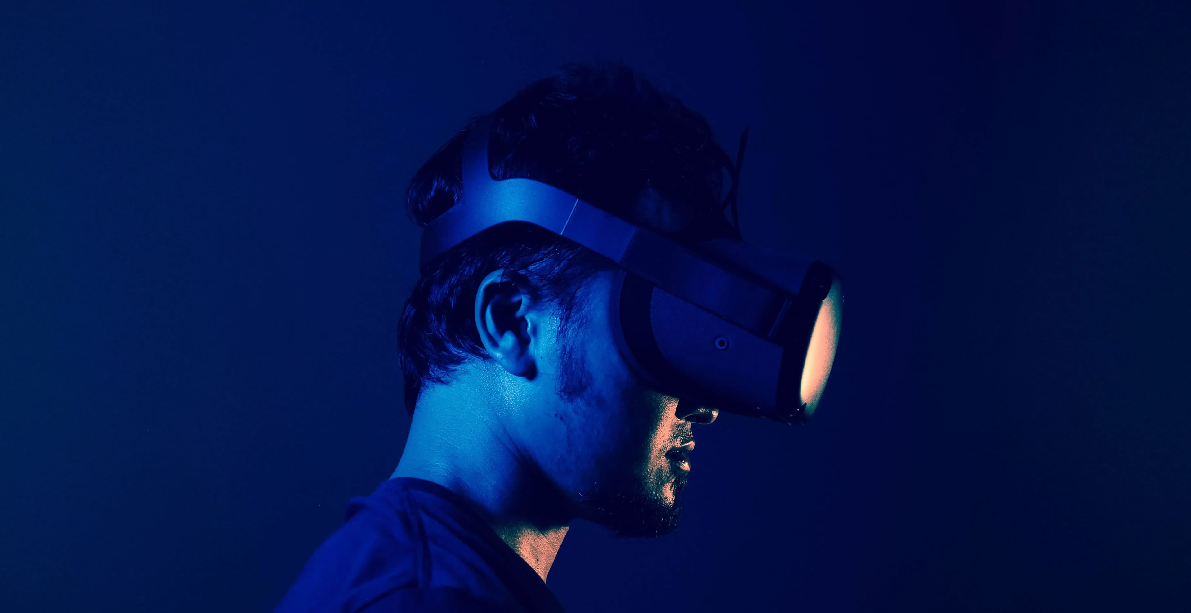 How can virtual reality overcome the fear of flying?